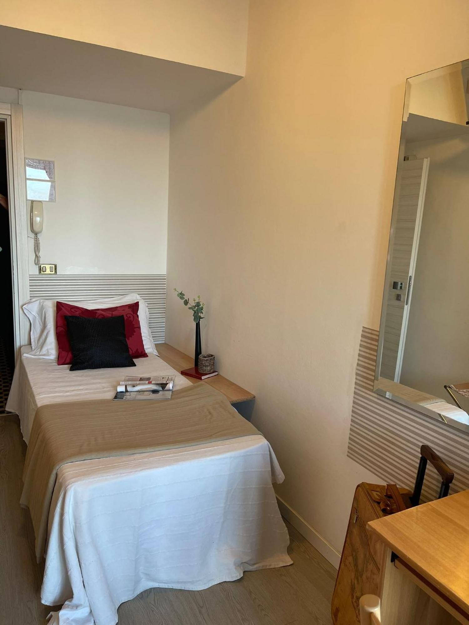 Ideal Hotel
