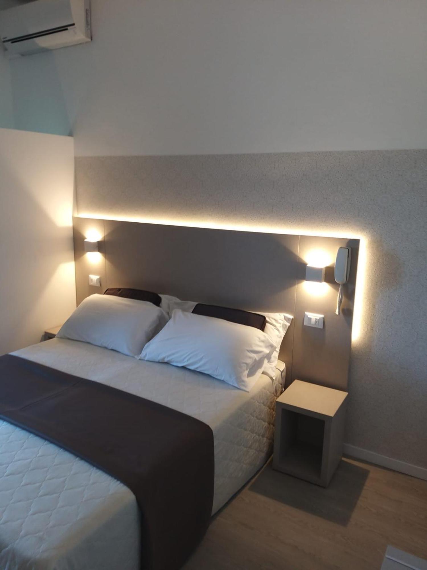 Ideal Hotel