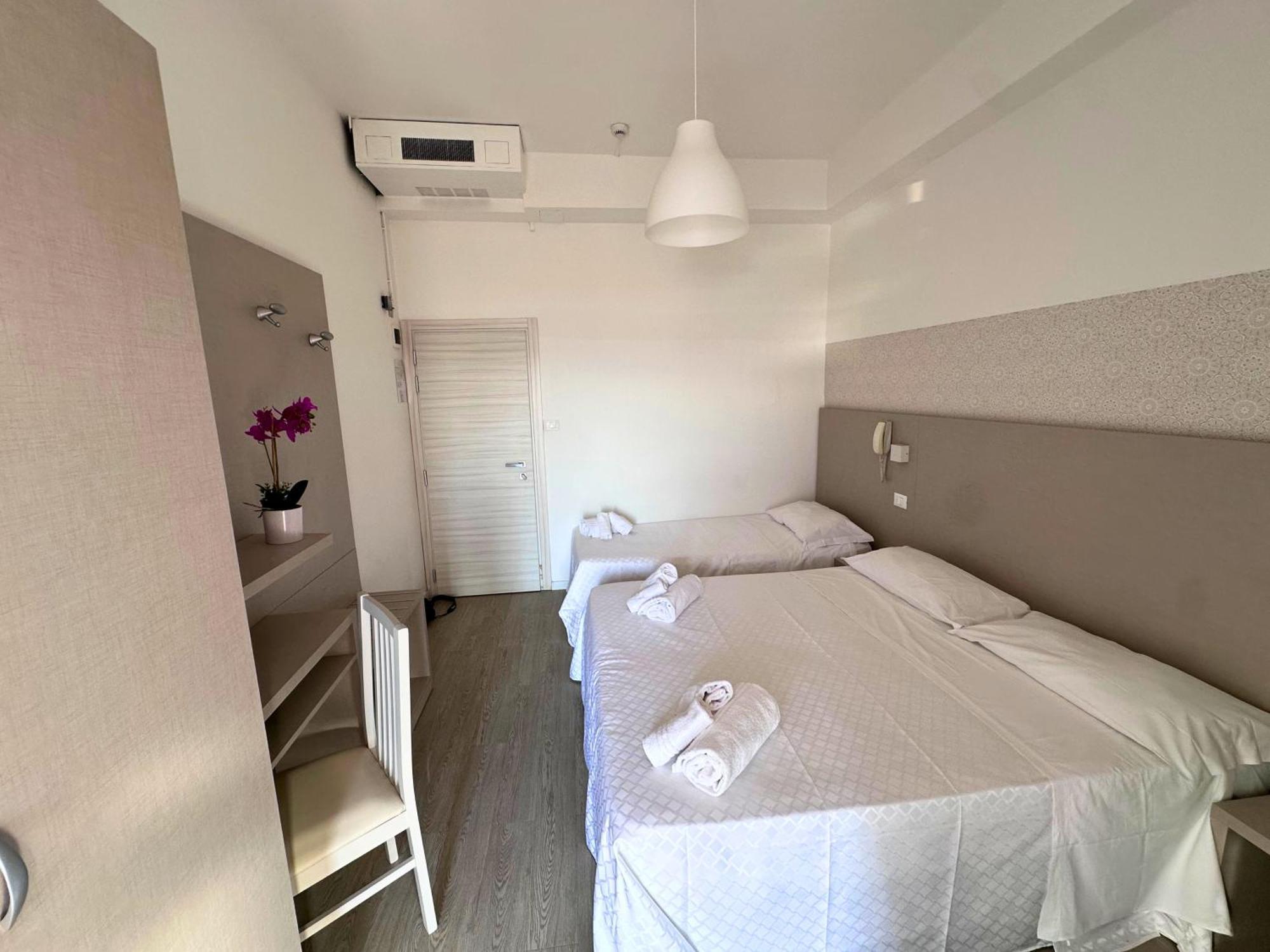 Ideal Hotel 3*
