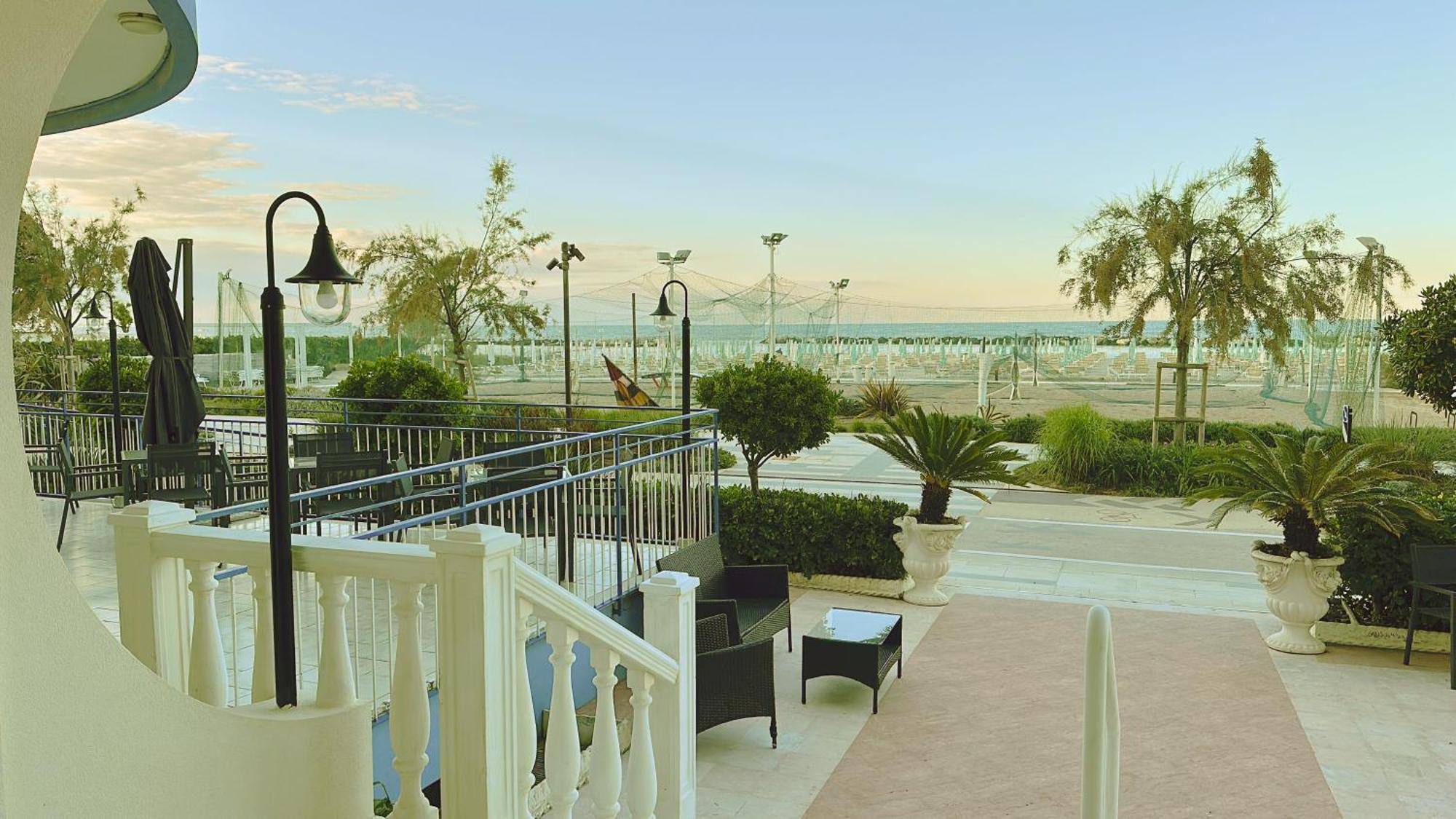 Ideal Hotel